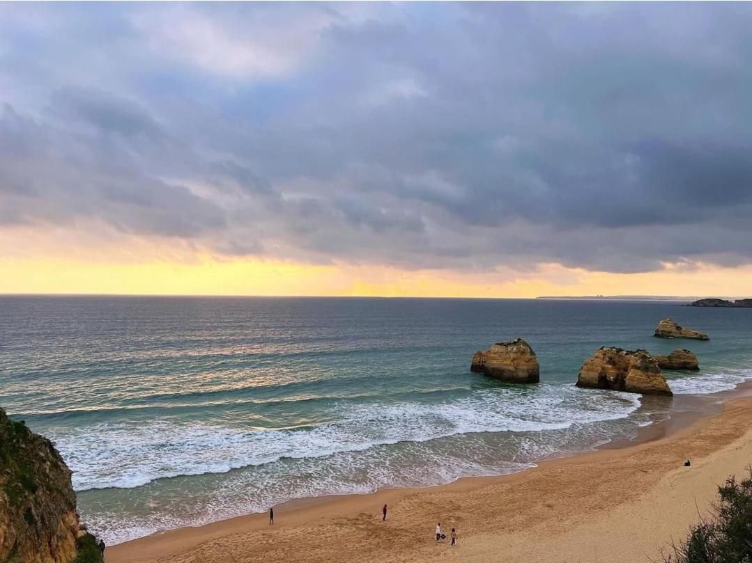 Luxury 2 Min Beach With Balcony, Ocean View, Wifi, Ac, Smarttv Portimão Eksteriør bilde