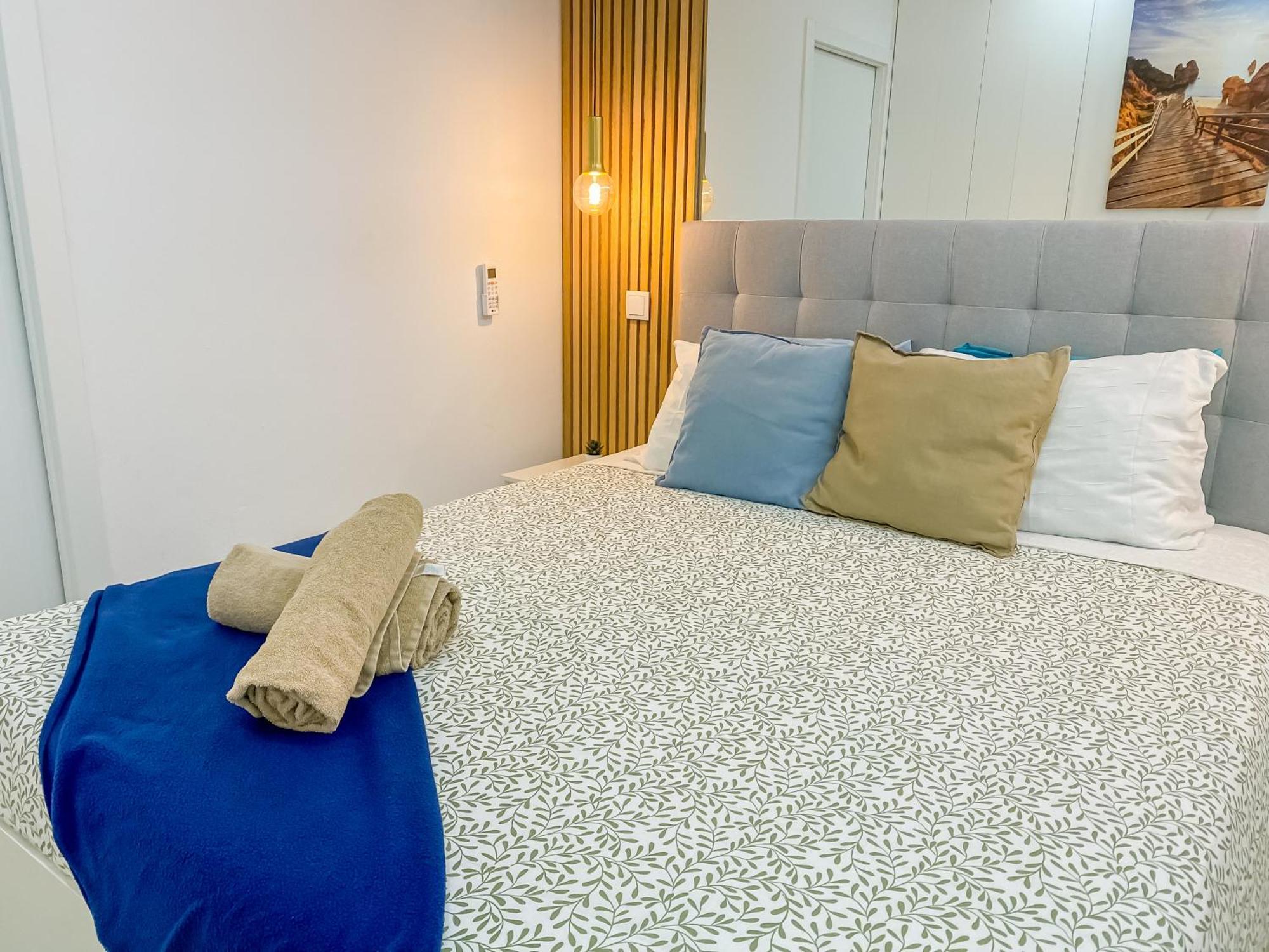 Luxury 2 Min Beach With Balcony, Ocean View, Wifi, Ac, Smarttv Portimão Eksteriør bilde