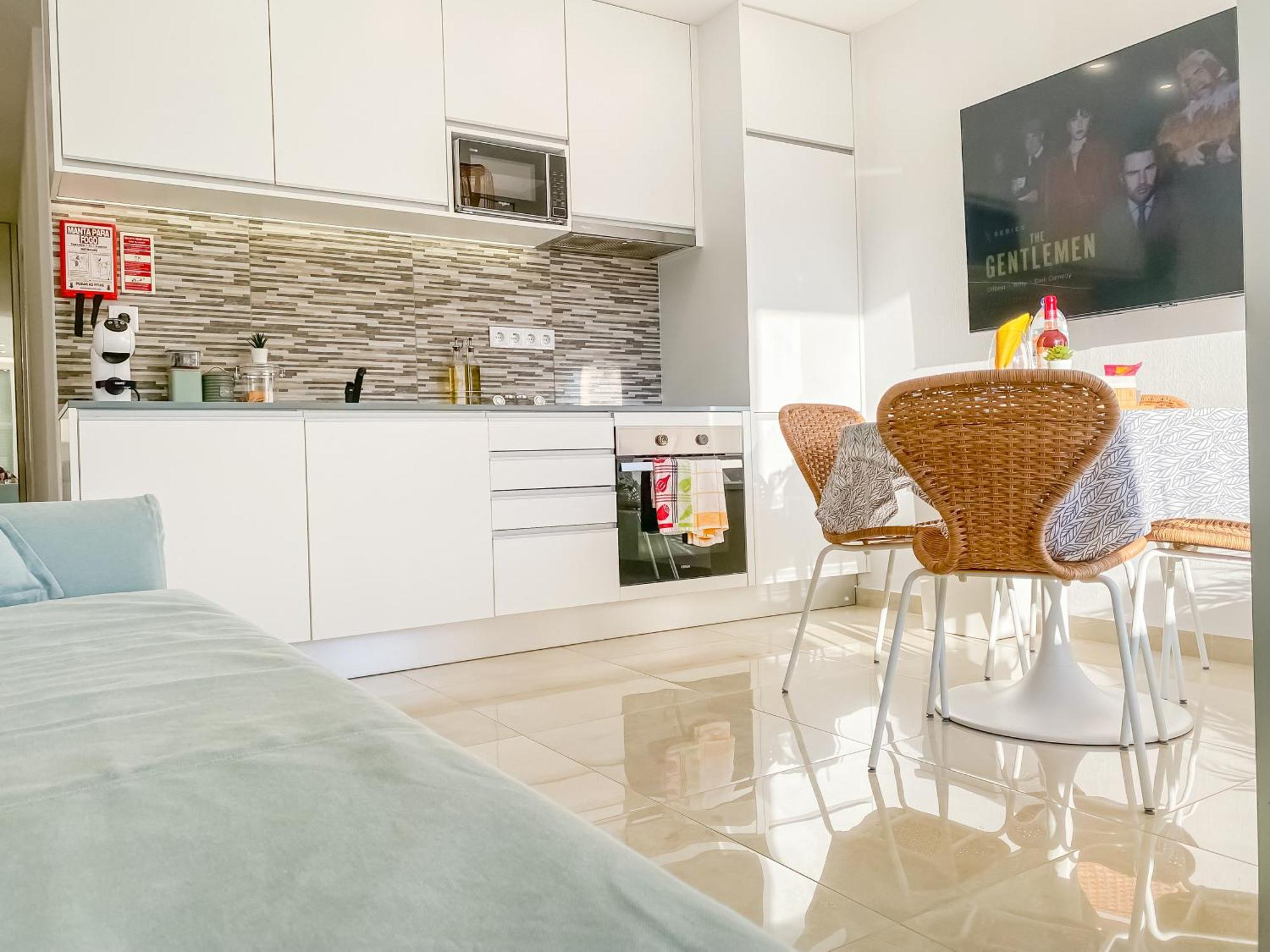 Luxury 2 Min Beach With Balcony, Ocean View, Wifi, Ac, Smarttv Portimão Eksteriør bilde
