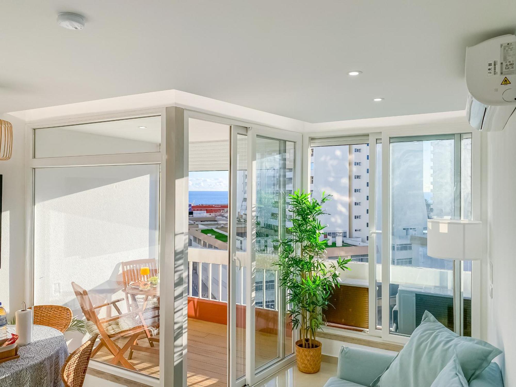 Luxury 2 Min Beach With Balcony, Ocean View, Wifi, Ac, Smarttv Portimão Eksteriør bilde