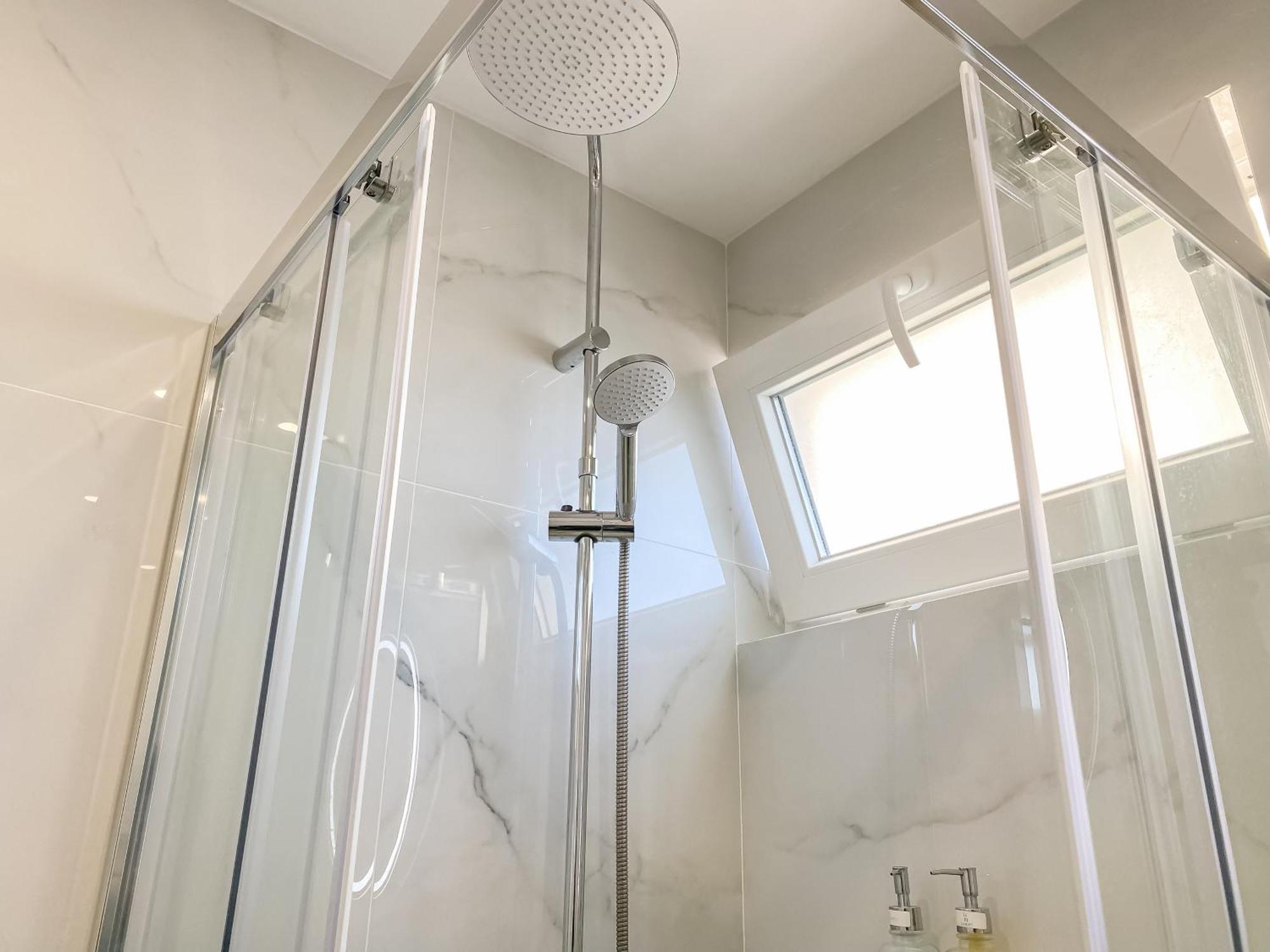 Luxury 2 Min Beach With Balcony, Ocean View, Wifi, Ac, Smarttv Portimão Eksteriør bilde