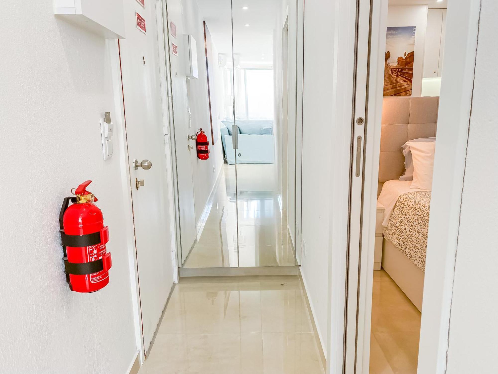 Luxury 2 Min Beach With Balcony, Ocean View, Wifi, Ac, Smarttv Portimão Eksteriør bilde