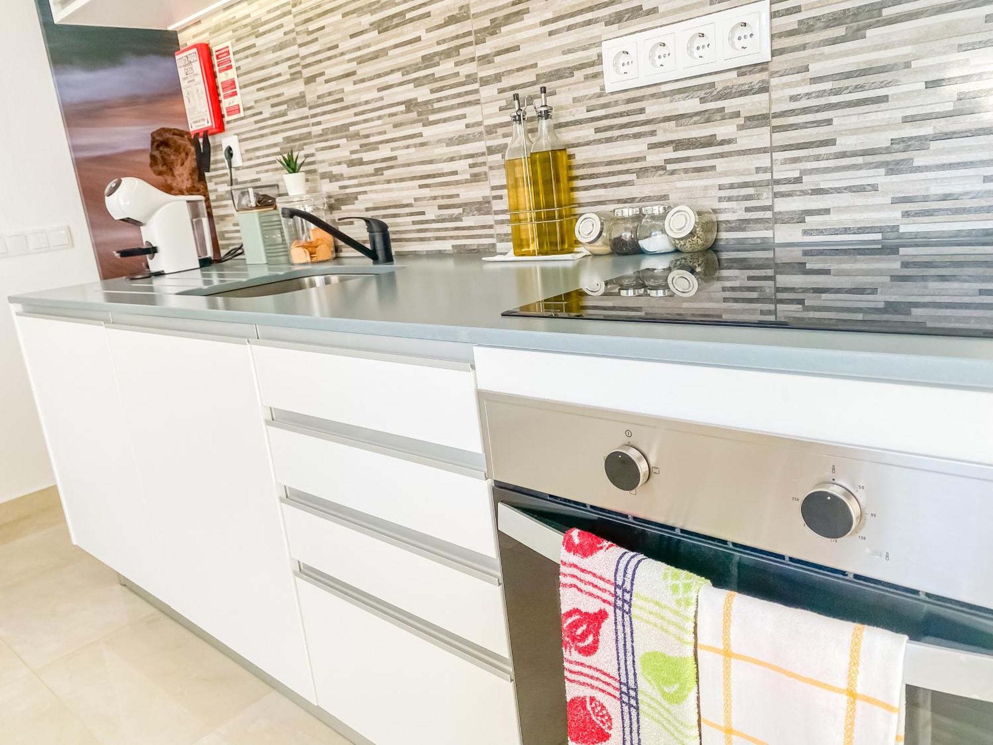 Luxury 2 Min Beach With Balcony, Ocean View, Wifi, Ac, Smarttv Portimão Eksteriør bilde