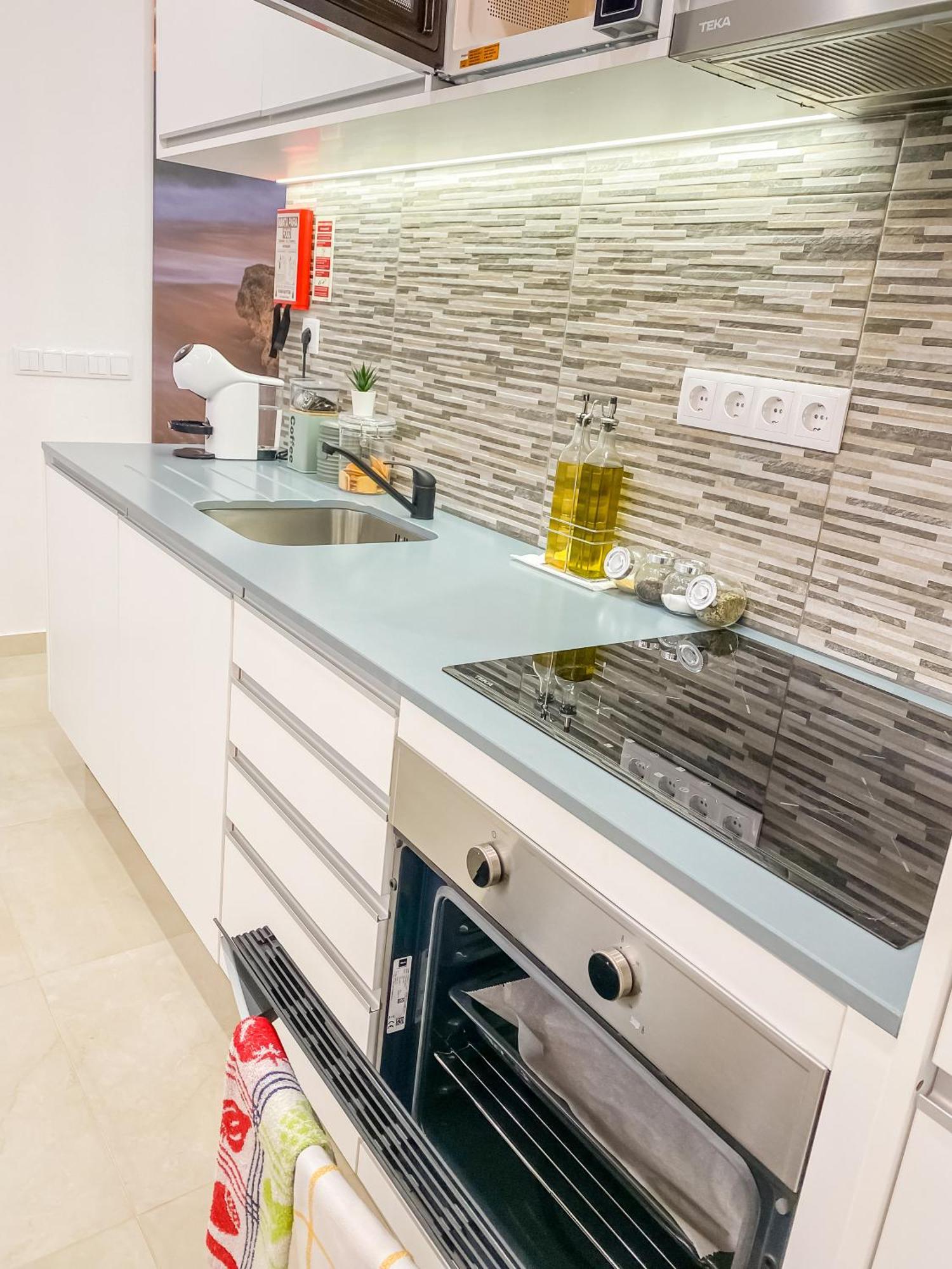 Luxury 2 Min Beach With Balcony, Ocean View, Wifi, Ac, Smarttv Portimão Eksteriør bilde
