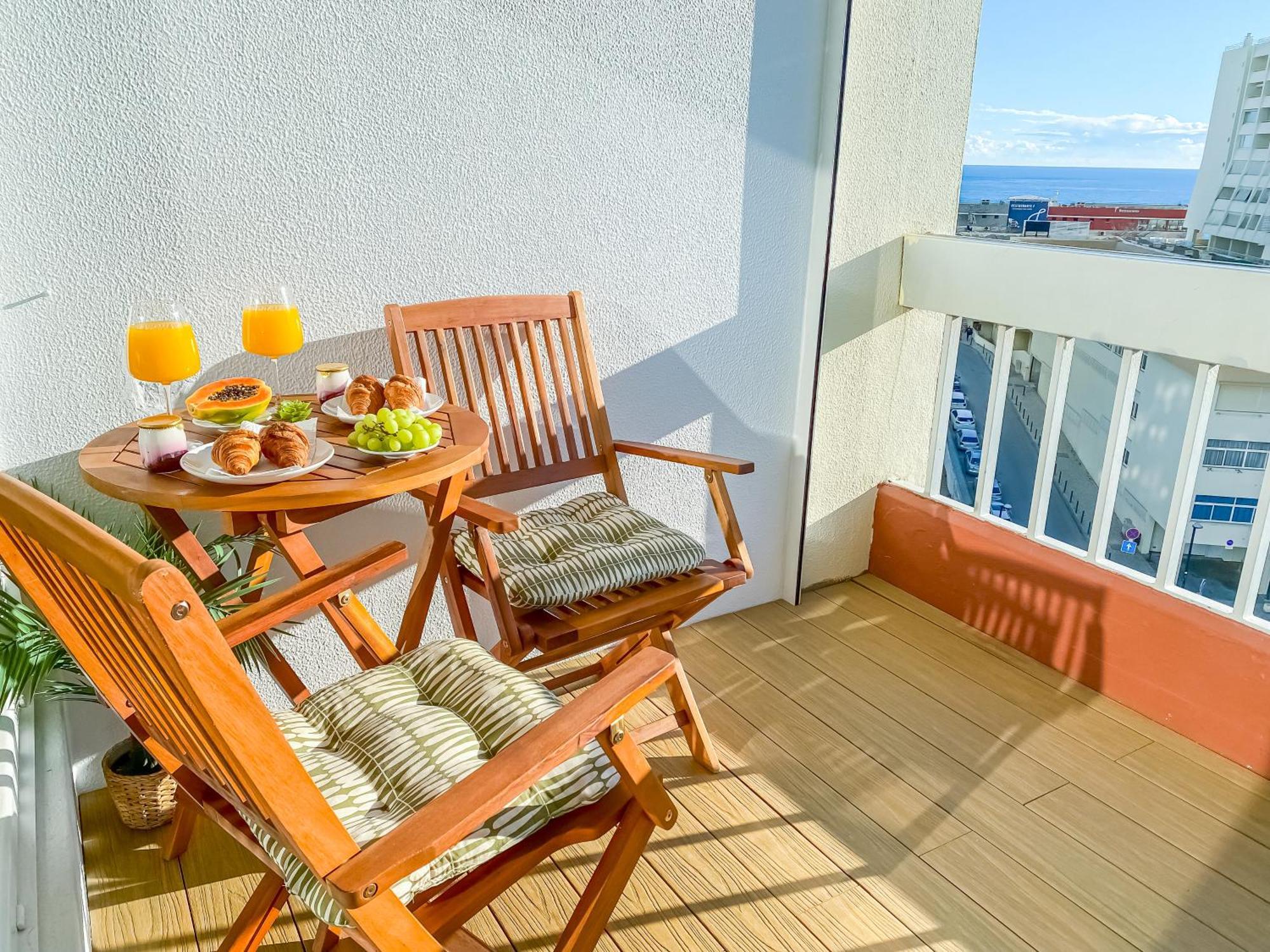 Luxury 2 Min Beach With Balcony, Ocean View, Wifi, Ac, Smarttv Portimão Eksteriør bilde